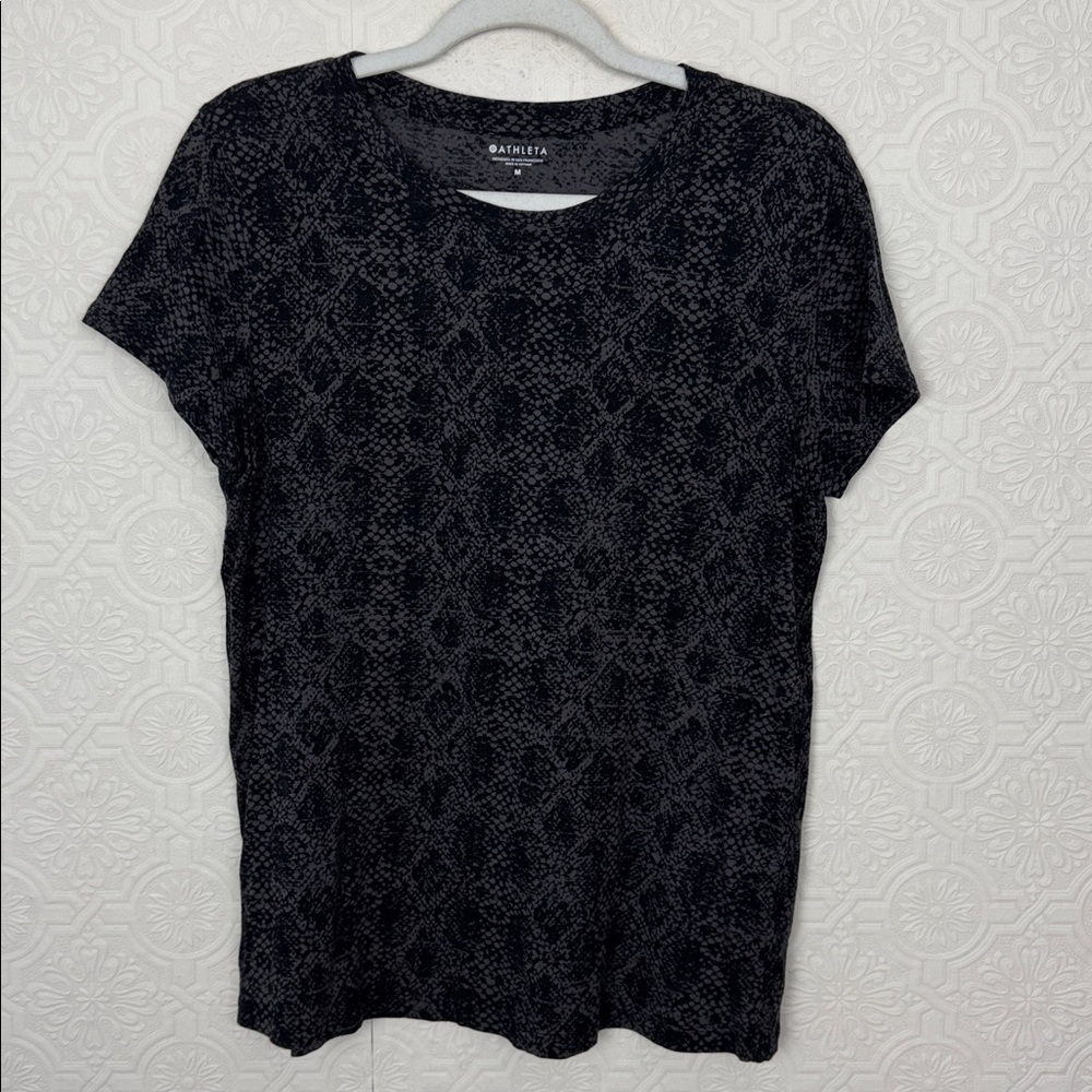 Athleta 100% Cotton Crewneck Tee Tshirt Black Medium Snake Print Graphic - Picture 2 of 6
